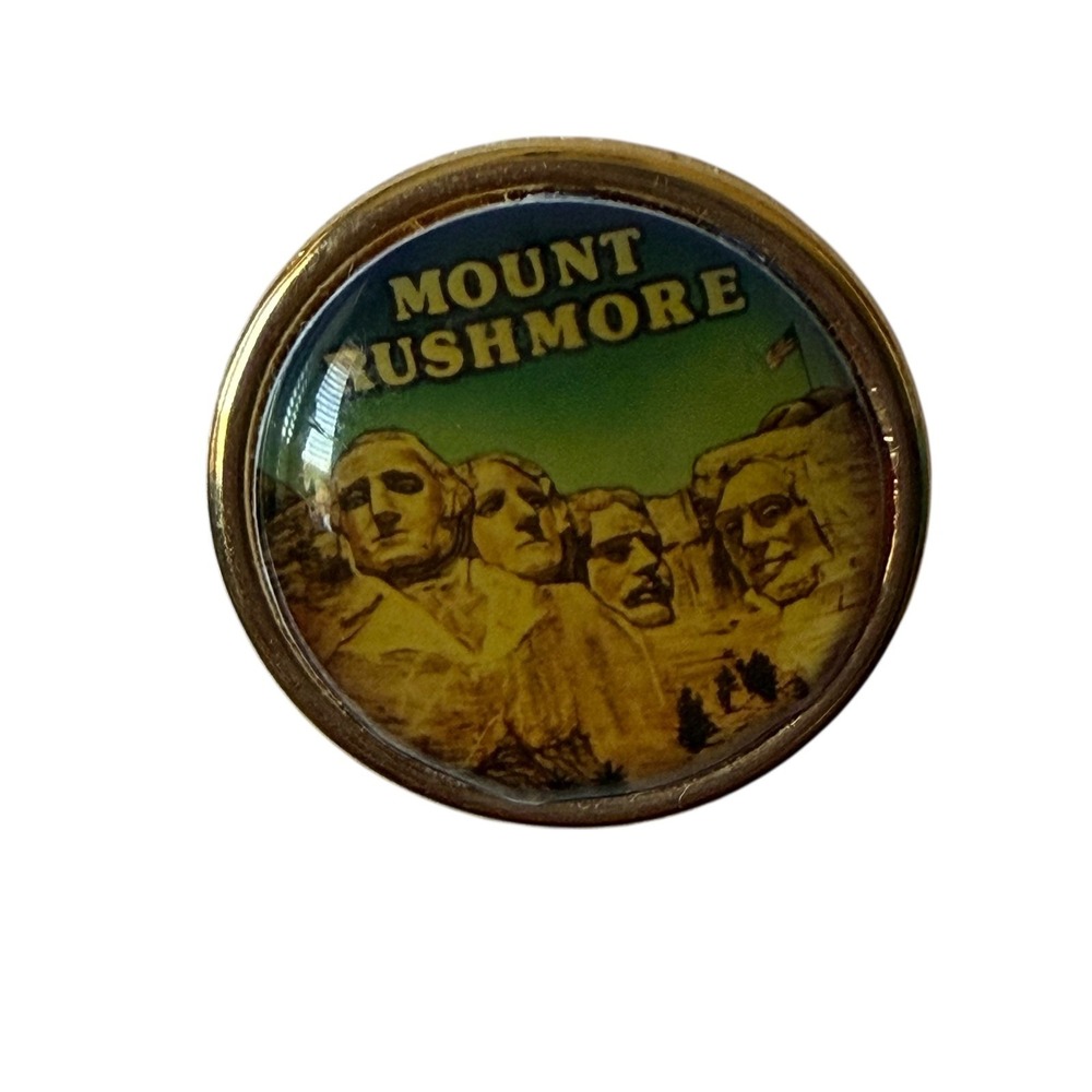 Vintage Mount Rushmore National Memorial Souvenir Lapel Pin Gold Tone Travel